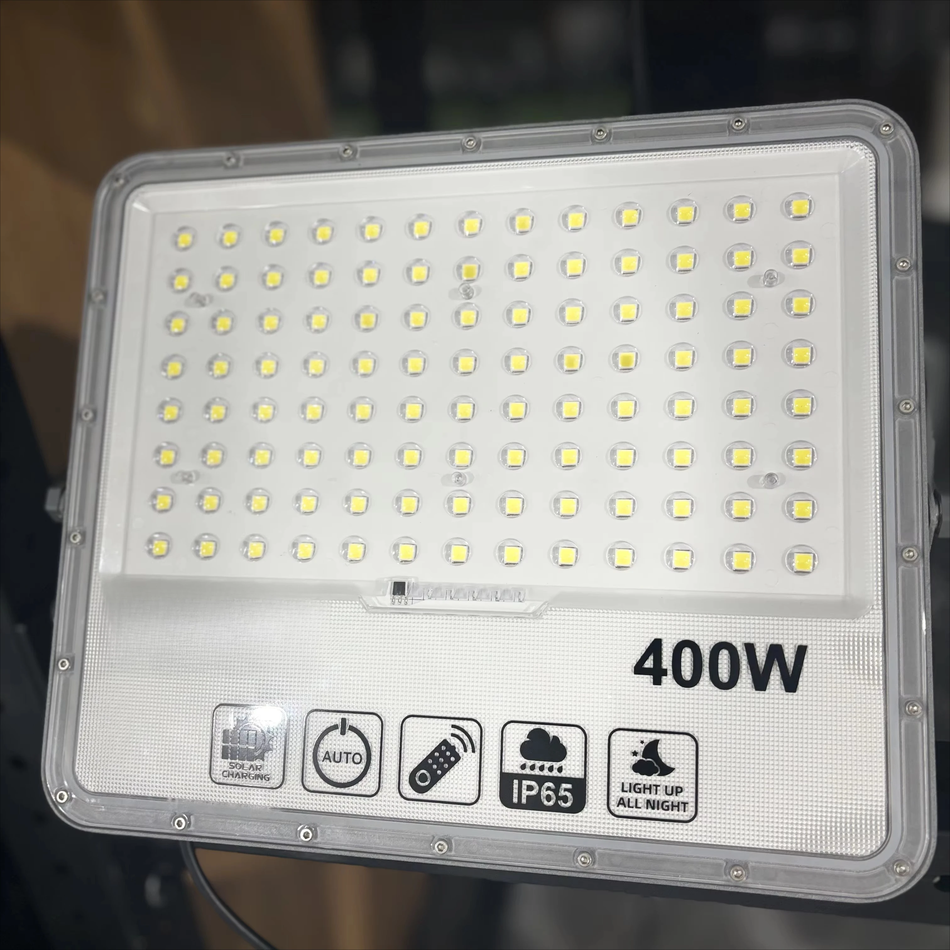 Solar Outdoor Waterproof Reflector Flood Light with Remote Control Emitting Diode