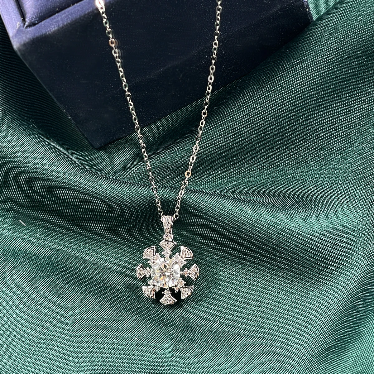 S925 silver plated 18K white gold Moissanite diamond windmill pendant main stone 1.0ct for women gift