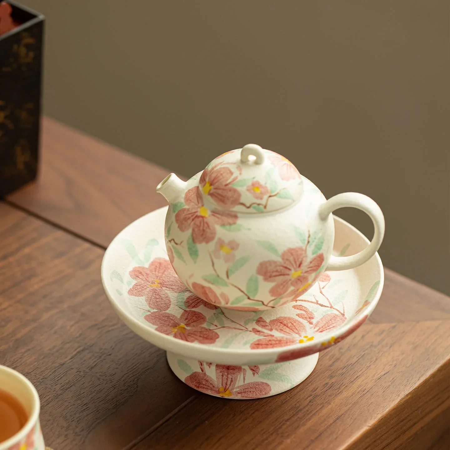 Rock Mine White Hand-painted Chunhua High-foot Refreshment Plate, High-end Household Ceramic Dessert Plate Tea Set  Accessories