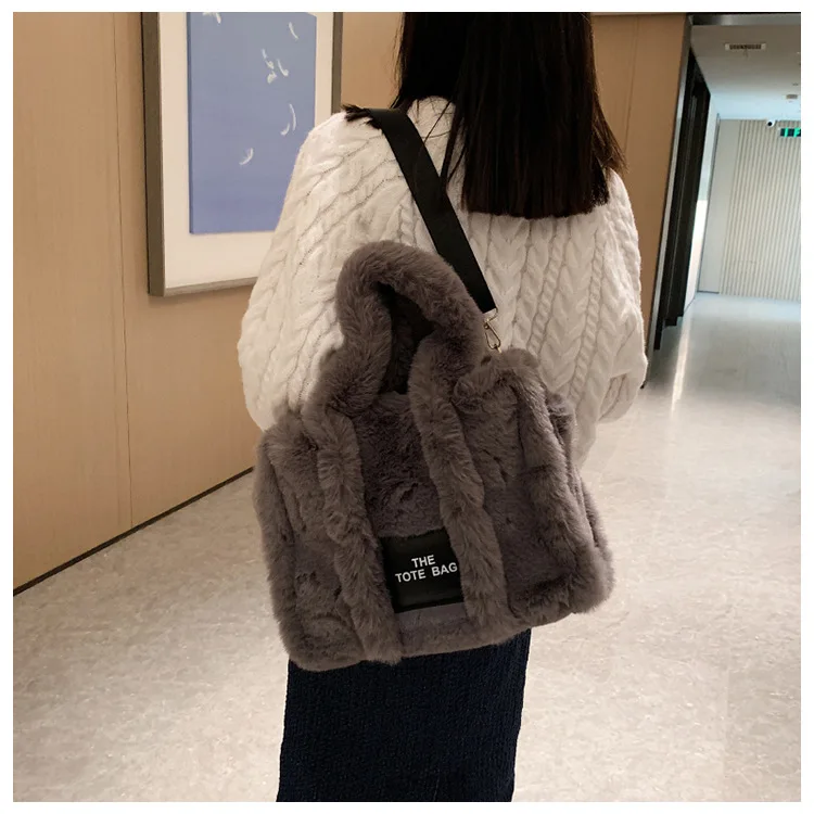 2024 Faux Fur Tote Bag Women Luxury Handbags Autumn Winter Plush Shoulder Crossbody Bags Brand Shopper Purses New Designer