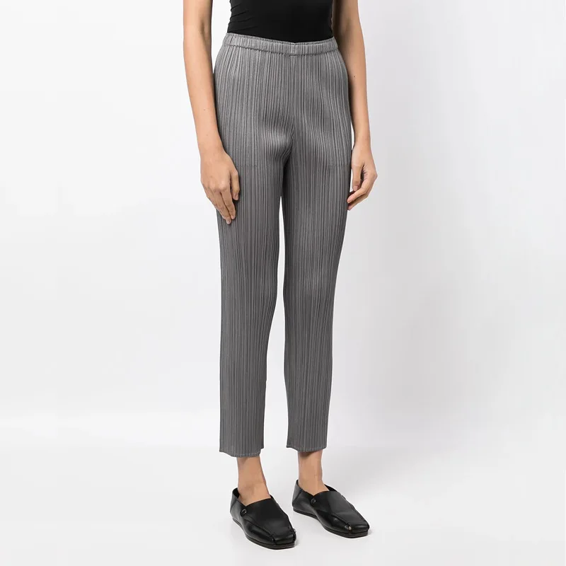 

ISSEY 2026 New Arrival Women's Basic Pleated Pants Versatile, Slimming, Straight-Legged, Slim-Fit, Casual Cropped Pants