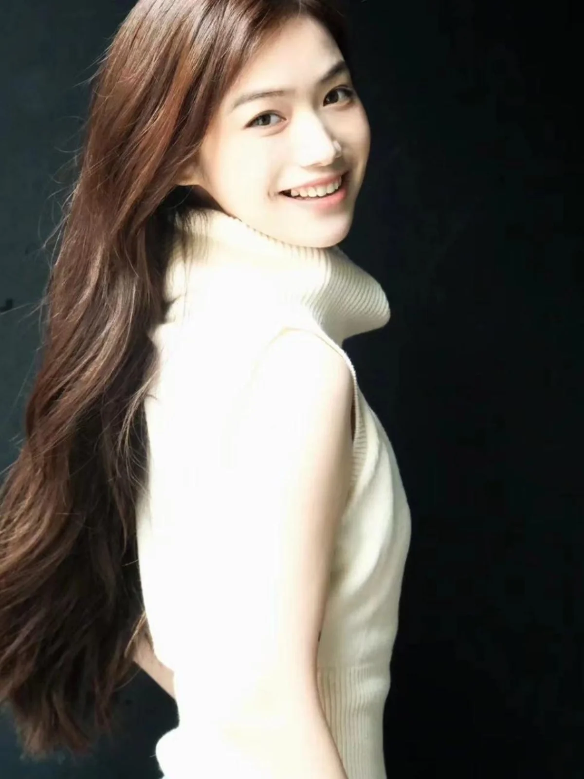 스위트 슬레 여성 니트 조끼 편안한 기본 스탠드 칼라 2024 가을 신상품 553620