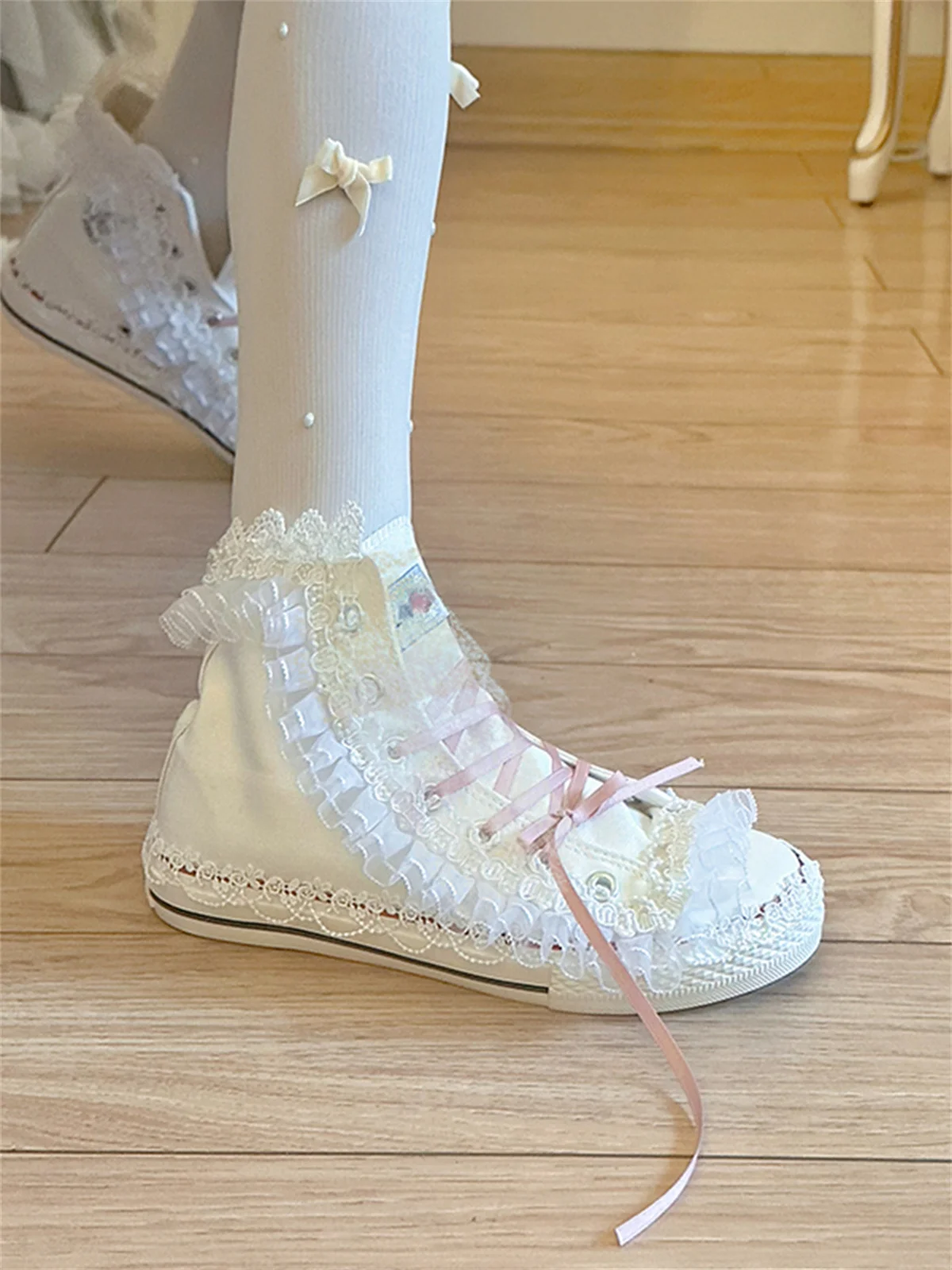 Japanese College Style Sweet Girls Shoes Round Head Lace Flower Ruffle High Help Teenagers Leisure Solid Color Canvas Shoes