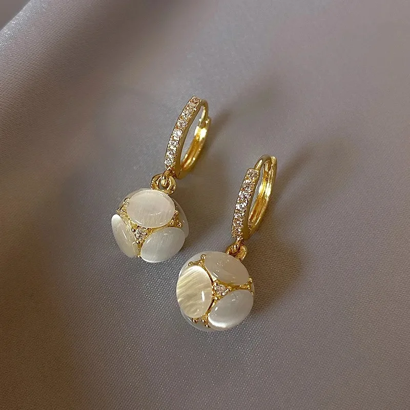 Anting-anting kristal berkilau elegan mode korea untuk wanita anting-anting batu mata kucing 2024 perhiasan Vintage trendi mewah hadiah pesta