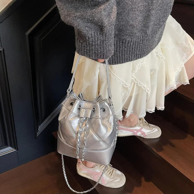 حقيبة كتف تحت عنوان الغابة، محفظة دلو بسلسلة مبطنة، حقيبة كروس نسائية ذات تصميم متخصص، حقيبة بمقبض علوي من النهار إلى الليل #3