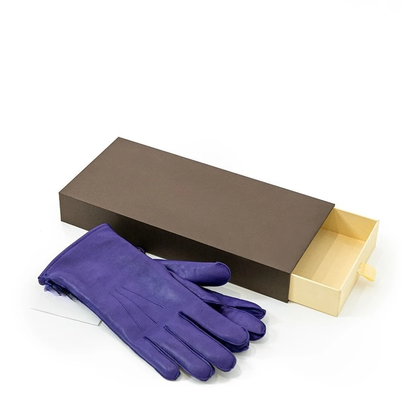 

Sheepskin gloves creative gift box