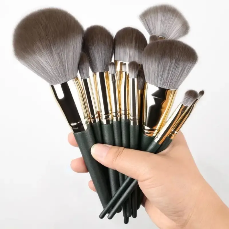 Ensemble de pinceaux de maquillage verts 14 pièces avec 2 éponges de mélange noires-Kit de maquillage professionnel complet pour fond de teint, Contour, Eyesha