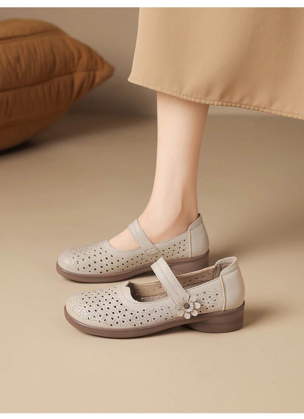 Mary Jane Schuhe in Übergröße 42 für Damen, atmungsaktive Mokassins mit Ausschnitten, florale Einriemen-Slipper mit niedrigem Absatz für lässiges Gehen – Detail 17