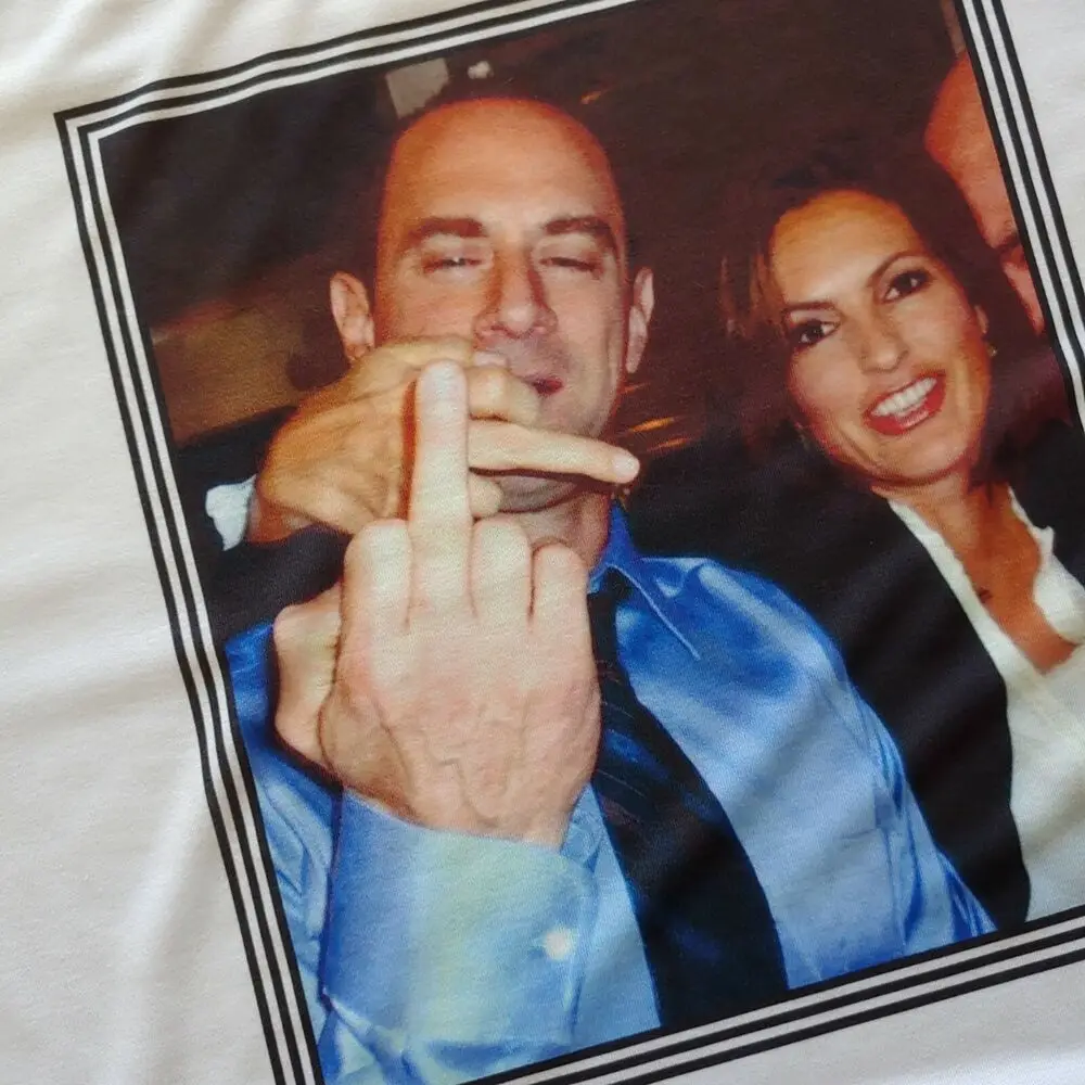 New T-Shirt LAW & ORDER SVU Elliot Stabler Olivia Benson MIDDLE FINGER S-2XL