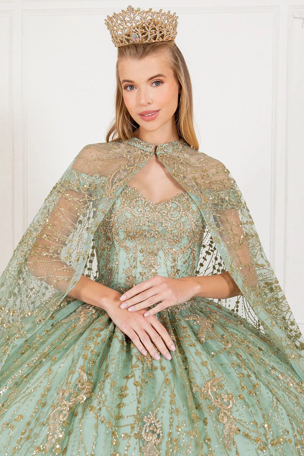 High-end Sage Green Princess Ball Gowns Quinceanera Dresses Fashion Sparkling long off shoulder cape Vestidos De XV Anos