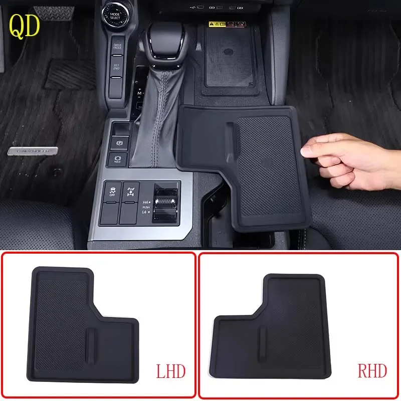 

For Toyota Land Cruiser Prado 250 LC250 2024+ black car central control wireless charging silicone pad car interior accessories