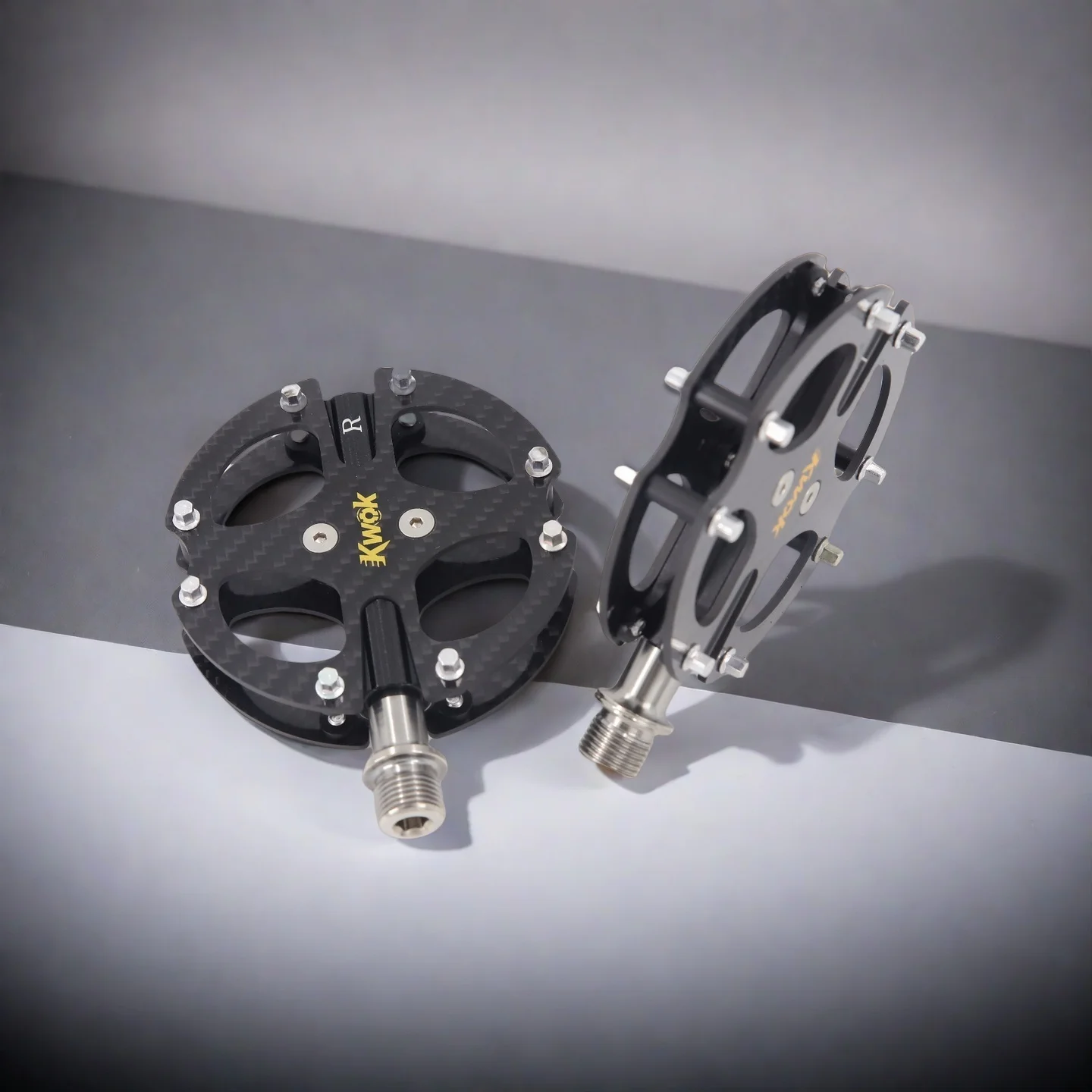

Велосипедная педаль Kwok из углеродного волокна, сверхлегкая MTB Road, 3-подшипниковые педали, ось из титанового сплава, легкие велосипедные педали, велосипедная часть