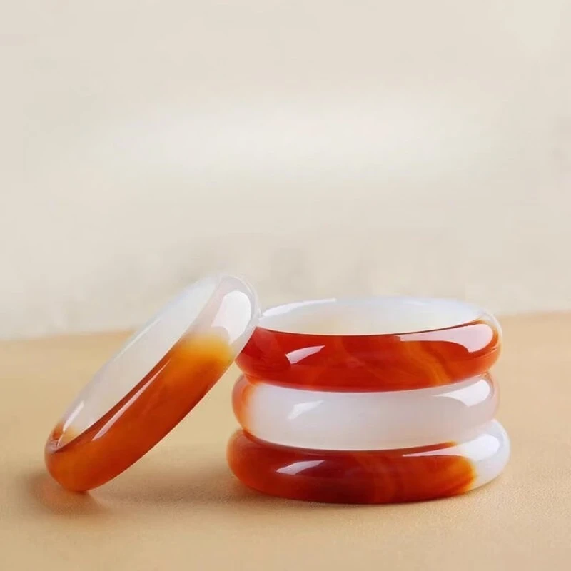 High-end Ice Half-red and Half-white Agate Bracelet, Classic Daily Model