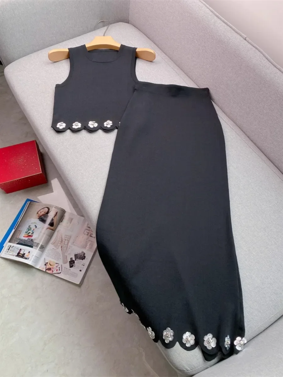 French Elegant Knitted Two-Piece Women'S Summer New Sequined Flower Vest Paired With Hip Hugging Skirt Set