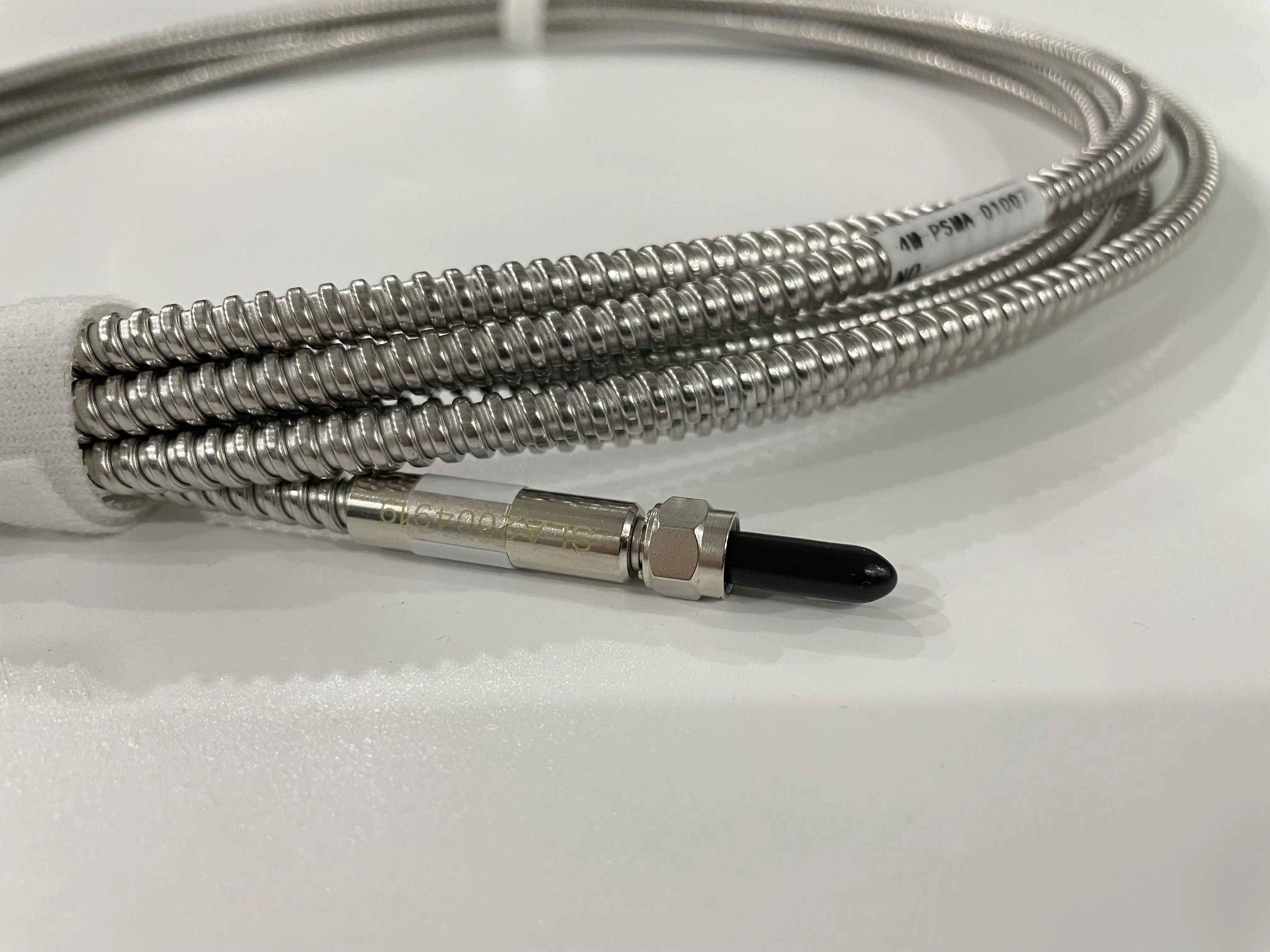 105 um/400 um Edelstahlmantel sichtbarer NIR-Reichweite FC-SMA-Anschlüsse Multimode-Glasfaser-Patchkabel