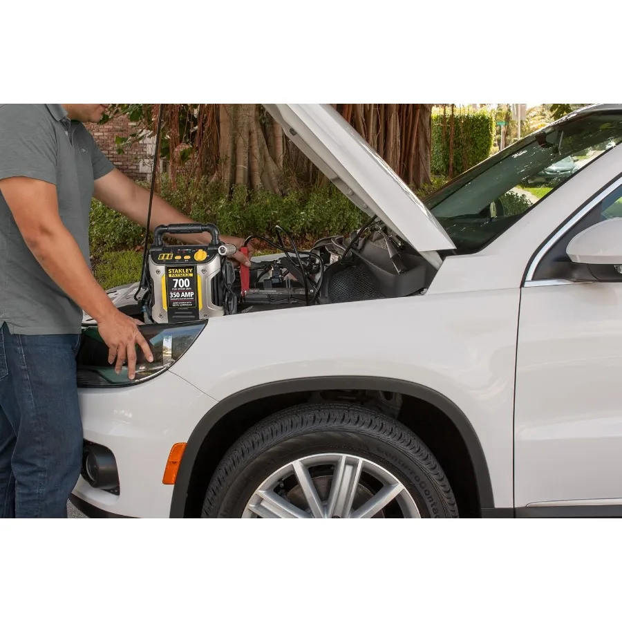 J7CS 700 Peak Amp بنك الطاقة المحمول للسيارات مع منافذ شحن USB ثلاثية 15 وات ومدمجة 120 رطل لكل بوصة مربعة Air Compre