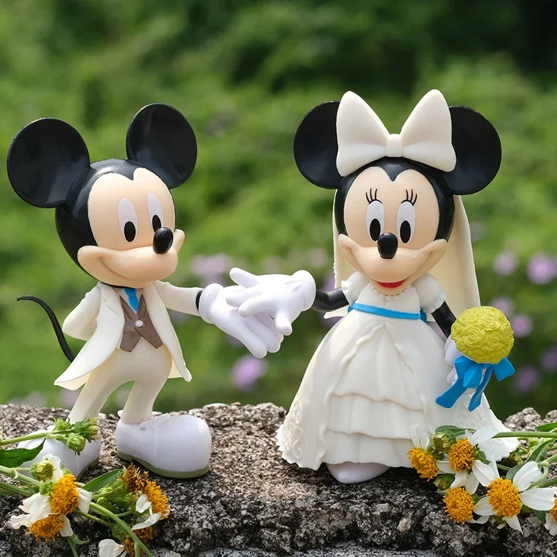 11cm Disney Mickey Mouse Minnie Marry Wedding Dress Couple Action Figure Modle Toy White Dress Cake Decoration Wedding Model Toy