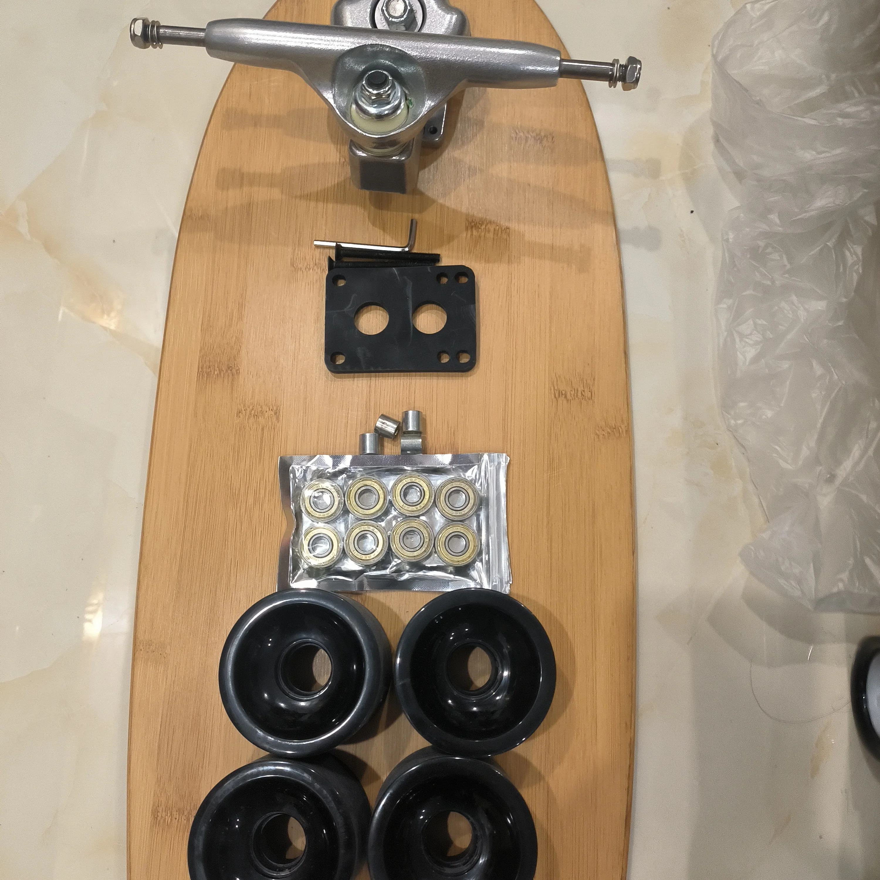 30 بوصة لتقوم بها بنفسك لوح تزلُّج على الأمواج غير مجمعة خشب القيقب الخيزران سطح السفينة S5 عجلات شاحنة تحمل شاحنة مجموعة لوح ركوب الأمواج الأرضي