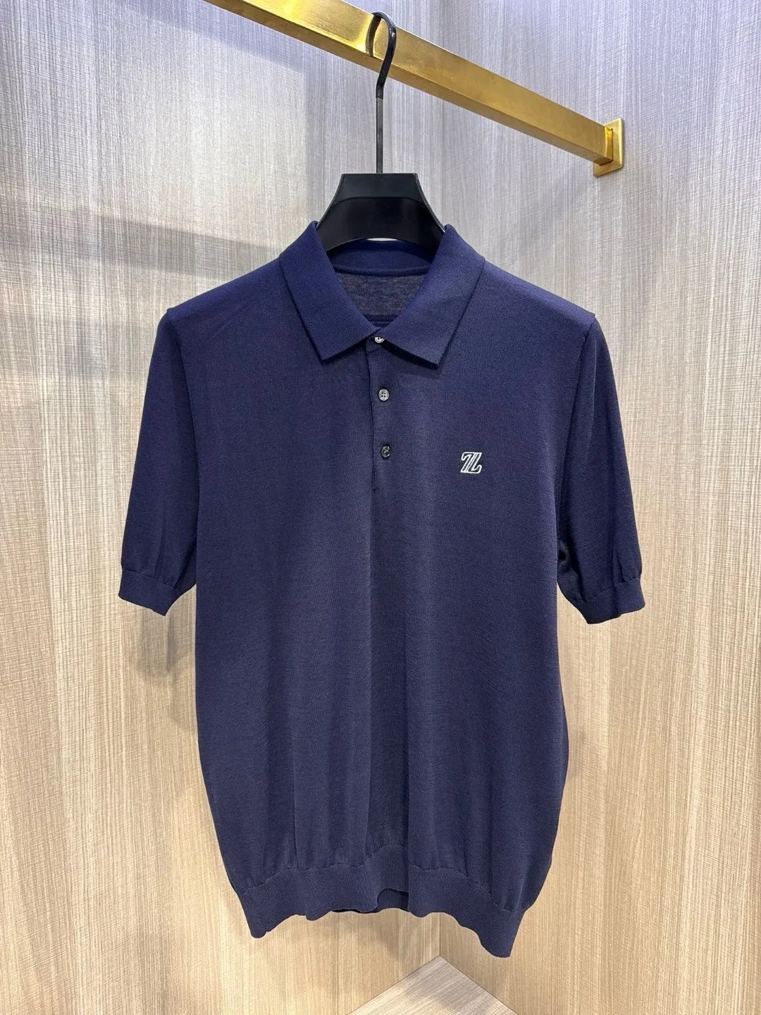 

Мужская вязаная рубашка в итальянском стиле с коротким рукавом, вышитым воротником, повседневная летняя модная одежда для бизнеса и отдыха