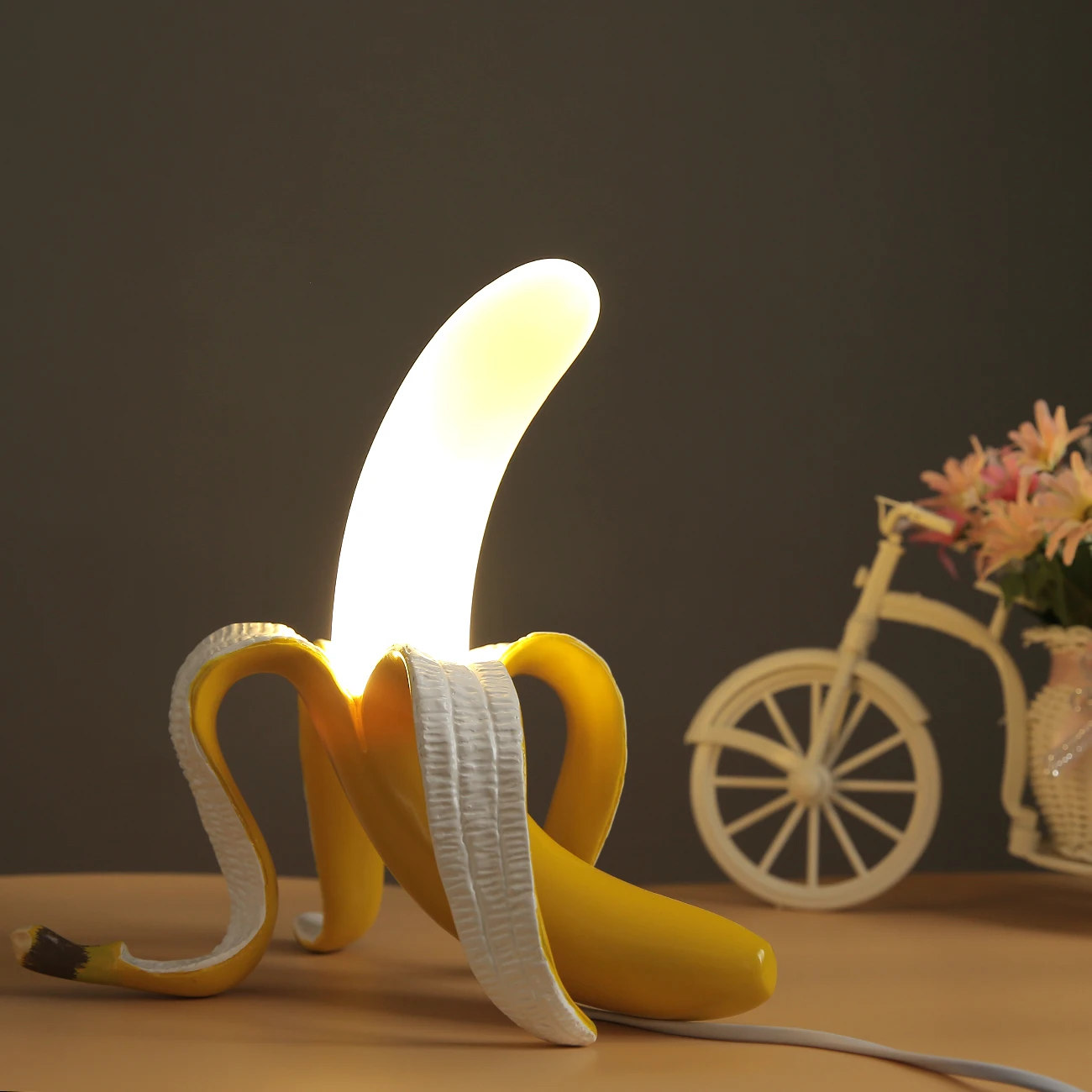 現代slamp cliziaテーブルランプ北欧プラスチックデスクランプpvc花