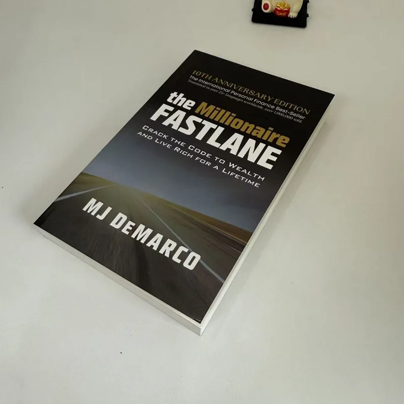 المليونير Fastlane من MJ DeMarco كراك رمز الثروة والمعيشة الغنية في غلاف ورقي مدى الحياة باللغة الإنجليزية Libros Livros