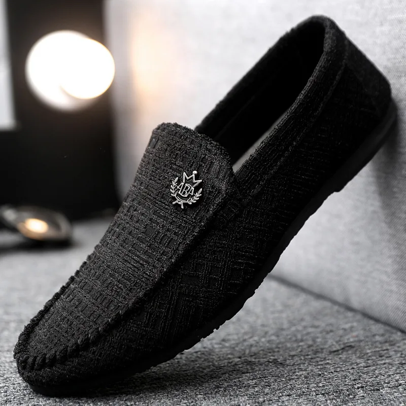 

Men's minimalist bean shoes are lightweight and trendy for students, with soft soles and breathable loafers