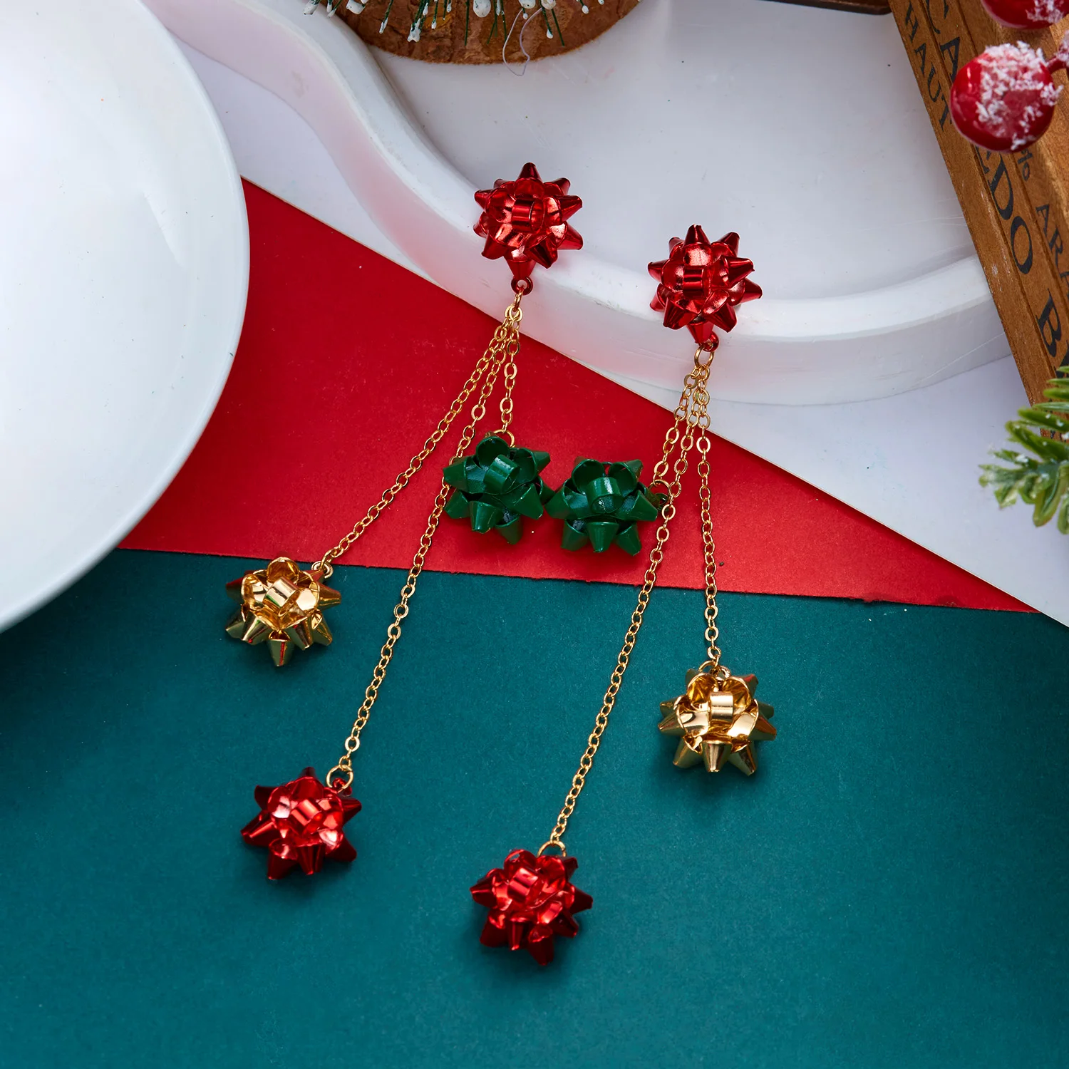 New Design Asymmetrical Snowflake Dangle Earring for Women Red Green Christmas Ball Bell Candy Cane Long Earring Holiday Jewelry