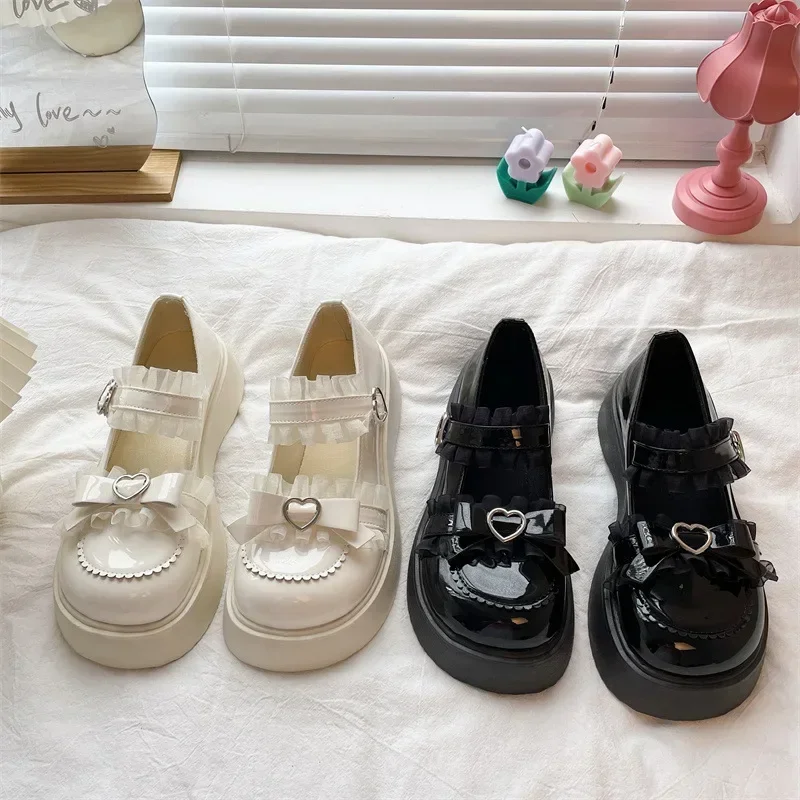 Ladies Sweet Lace Bowknot Lolita Shoes Women Heart Buckle Patent Leather PU Mary Janes Woman Round Toe Platform Flats Shoes