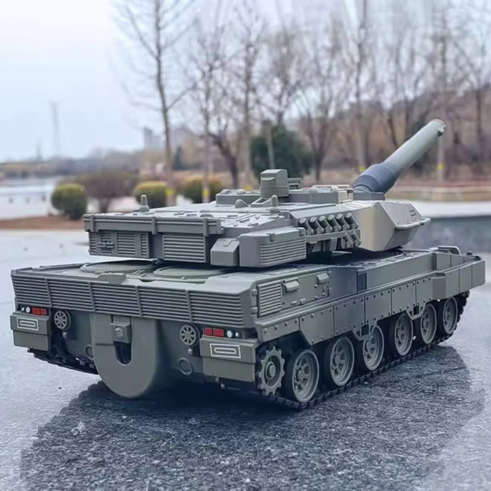 

1:36 Leopard 2 Main Battle Tanks Car Toy Models Can Spray Tank Wheel Pull Back Light Sound Miniature Model for Child Adult Gifts
