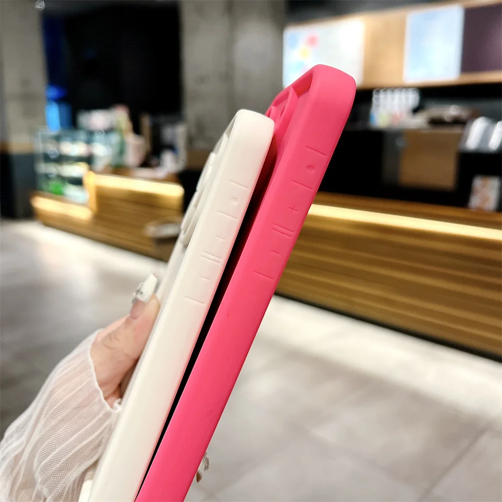 Niedliche Flüssigsilikon-Handyhülle mit Umhängeband für iPhone 17 Pro Max 16 16e 15 14 13 12 11 – Soft-Touch Crossbody Cover – Detail 6