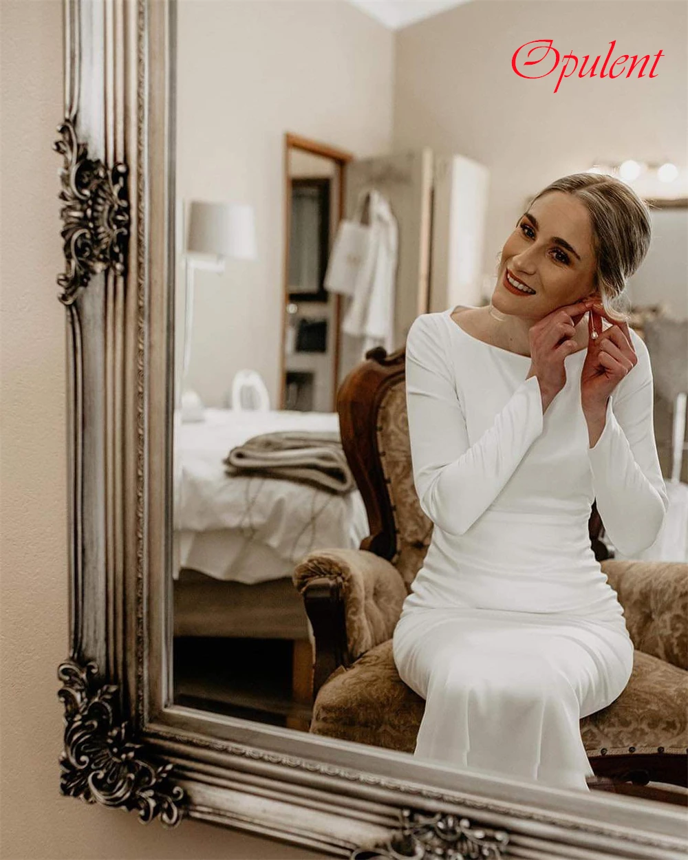 

Customized White Jersey Wedding Dress High Quality Crew Neck Long Sleeves Bridal Gowns Chapel Train Buttons Back Mermaid Dress