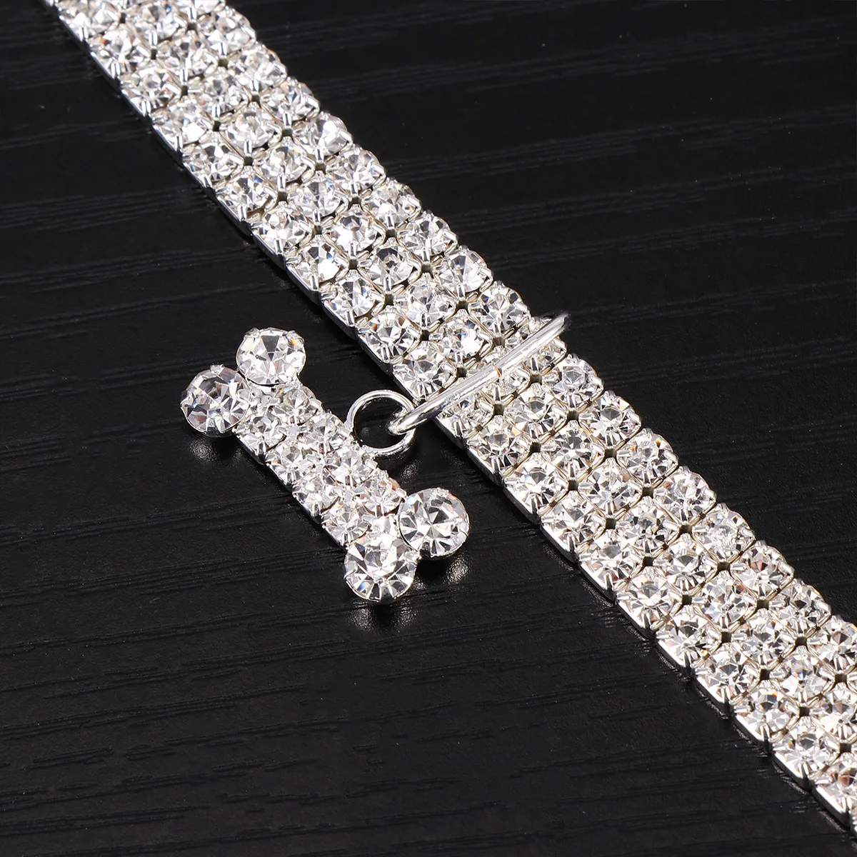

Mini Bone Pendant Rhinestone Shining Pet Dog Collar Adjustable Buckle Chain White Size M Crystal Collar Fashion Outdoor Sports