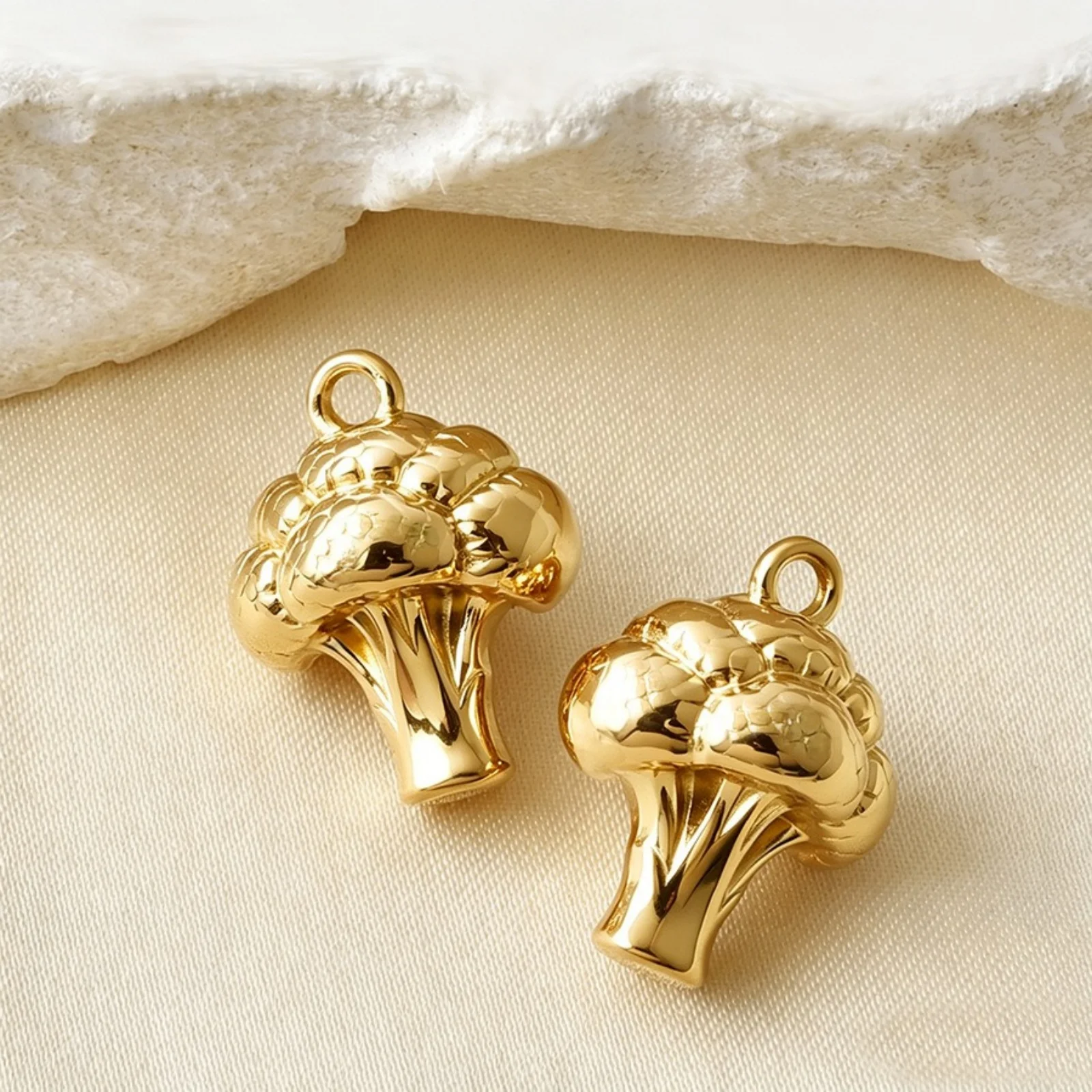 5pcs New Fruit Vegetables Strawberry Banana Corn 3D Charms 18K Gold Plated Stainless Steel Pendants Women DIY Necklace Jewelry