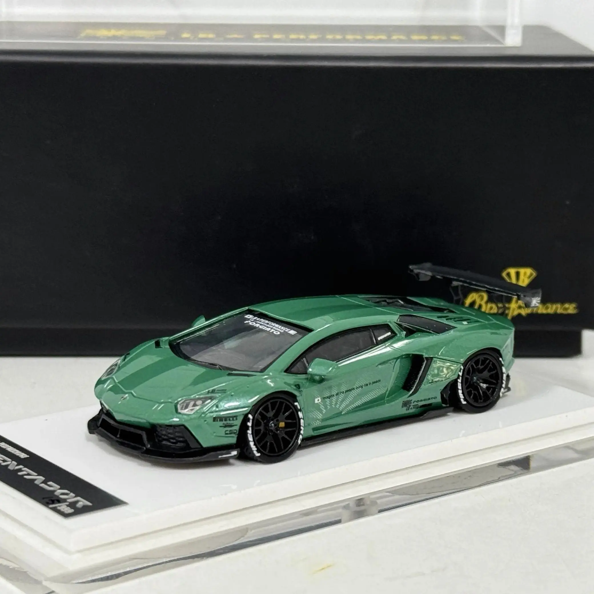 

Onemodel 1:64 Aventador LP700 Wide-body Supercar Resin Car Model