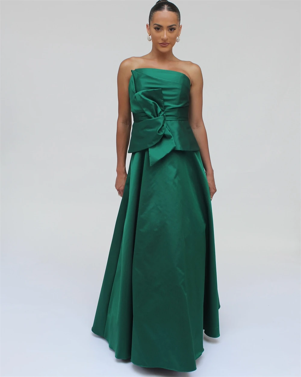 

Customized Evening Dress Delicate Green Satin Strapless Sleeveless Prom Gowns Classic Straight Floor Length Ruched Party Dresses