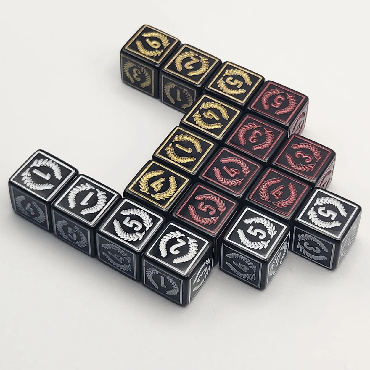 

6pcs 16mm 6-sided carved eye-catching creative totem design digital dice