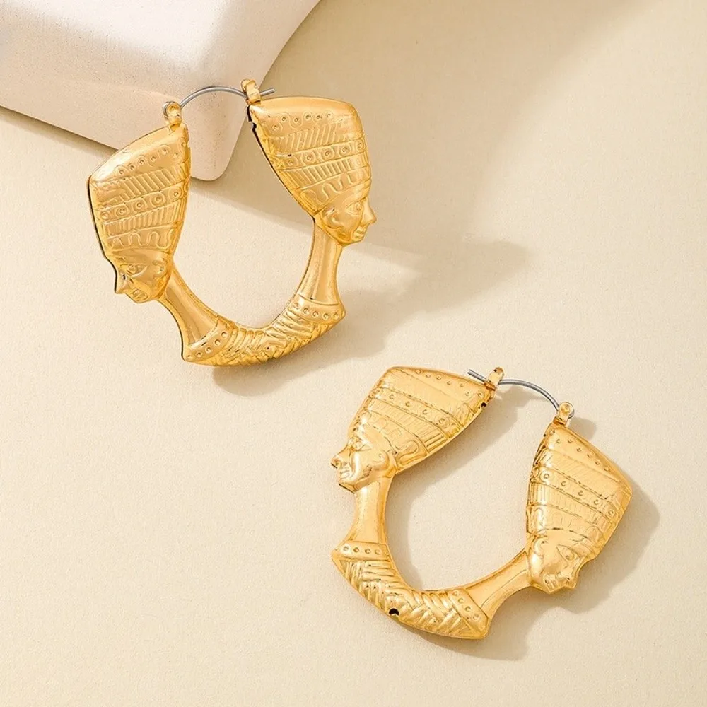 Personalized Pharaoh Face-shaped Earrings Gold Exaggerated Portrait Earrings Retro Alloy Circular Hoop Earrings Holiday Style