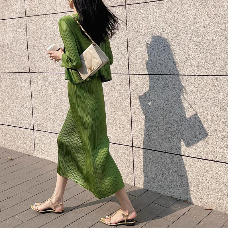

Miyake Japanese Summer Solid Color with Cardigan High-waisted Straight Skirt Pleated 2piece Set Simple Elegant Commuter Clothing