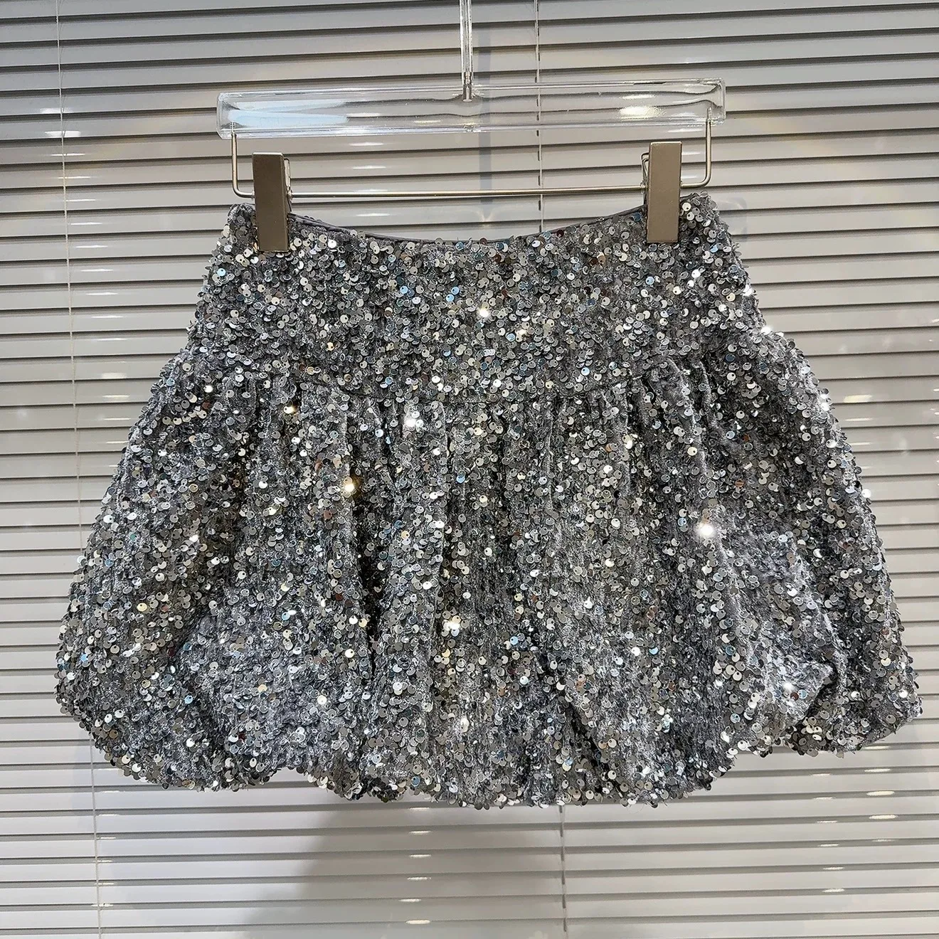 

Girls Sequin Short Skirt 2025 Spring New Shiny Sequin Heavy Flower Bud Skirt Elastic Waist Short Skirt