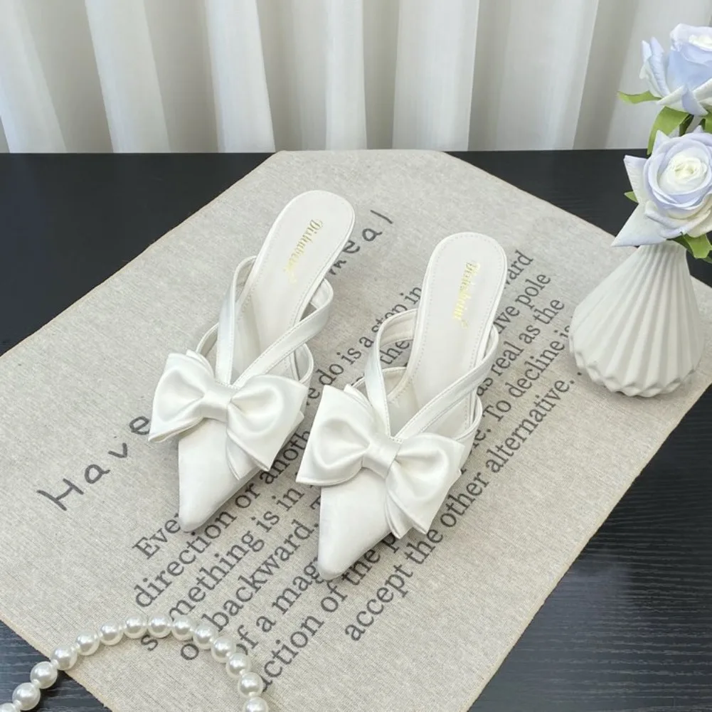 2026 Neue Feen-Stil Rosa Coole Pantoletten für Damen – Französische spitze Schleifen-Hohle High Heels, Halb umwickelte Damen-Slipper für den Sommer – Detail 11