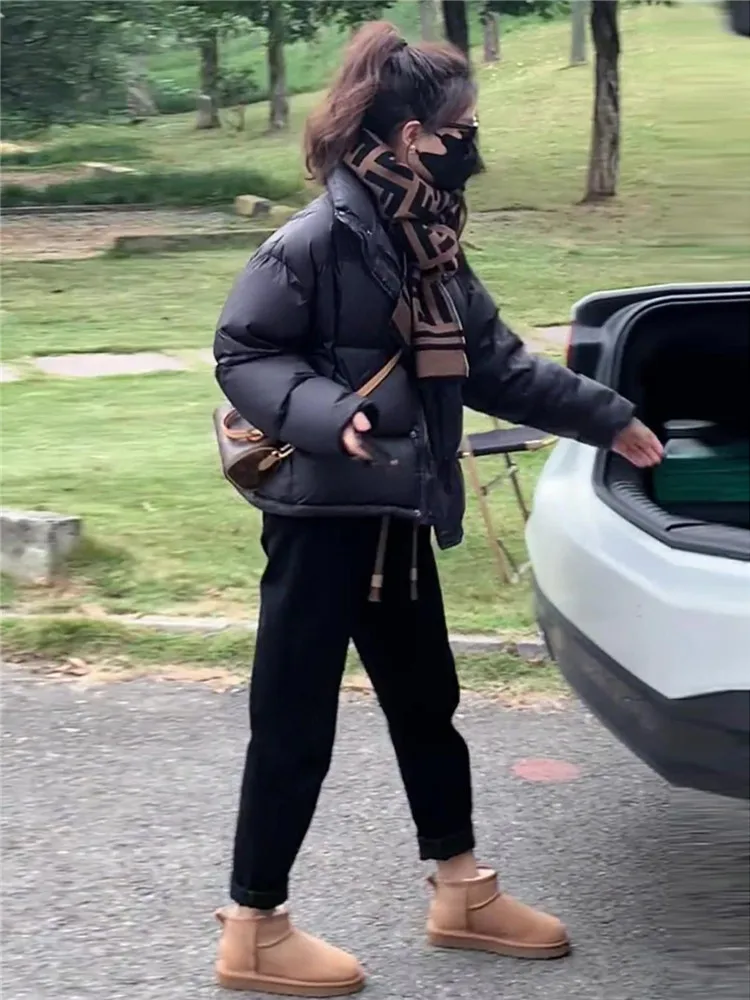 

Puffer Parkas Crop Womens Fashion Stylish Trendy Chic Smart Modish Voguish Elegant Tasteful Refined Sophisticated Cute Neutral