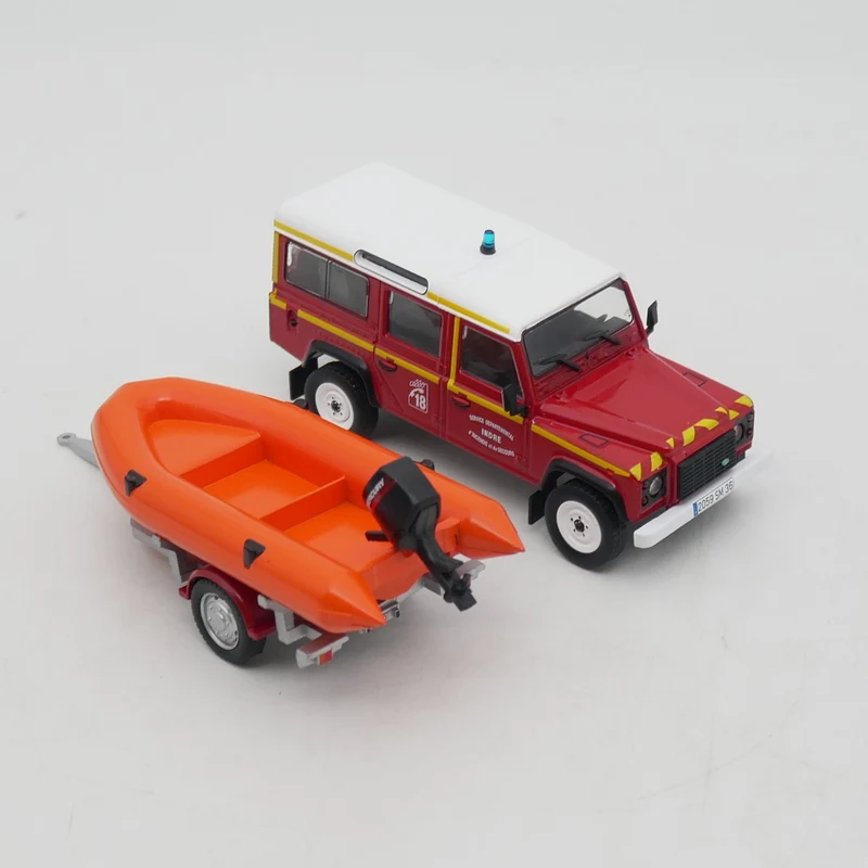 Diecast Ixo 1:43 escala Land Rover Defender remolcador motor de bomberos francés coche en miniatura de aleación juguete coleccionable regalo exhibición de recuerdo