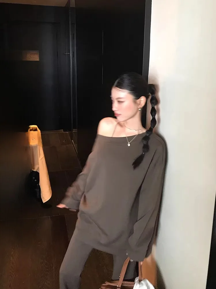 

Комплект DULA: свитшот с открытыми плечами и брюки с низкой талией, модный свободный крой, осенняя коллекция