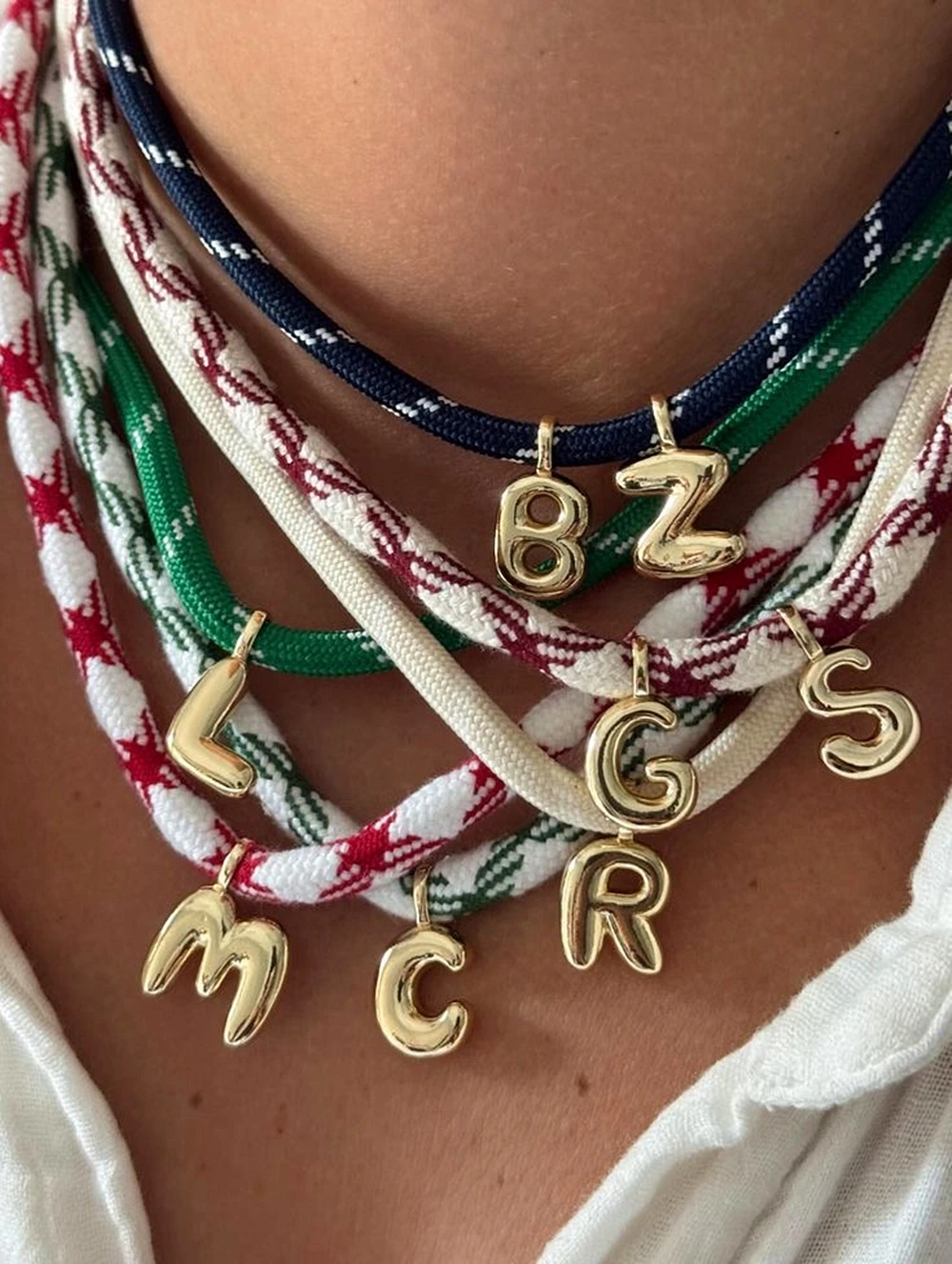 Collar con inicial dorada para mujer, cuerda gruesa bohemia, joyería personalizada DIY, regalo de vacaciones personalizado, cadena con nombre, accesorios geniales para niña