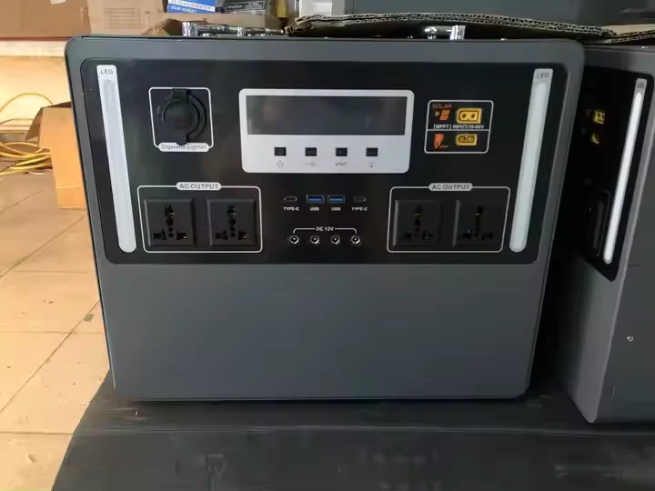Large Capacity Portable Solar Power Station with Integrated Lithium Battery for Outdoor Camping and Emergency Use