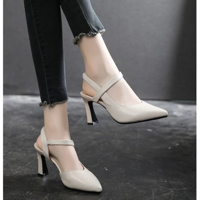 

Новинка 2025, модные сандалии на одинарной обуви, женские летние весенние женские туфли Baotou из мягкой кожи на толстом каблуке и среднем каблуке