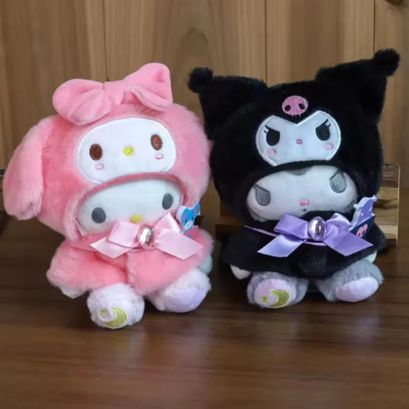 ชุดคอสเพลย์ตุ๊กตา Labubu ขนาด 15-17 ซม. ใหม่ล่าสุด ชุดตุ๊กตาอนิเมะ Stitch ตุ๊กตาผ้าพลัฌ Kuromi Pompompurin เสื้อคลุมเปลี่ยนได้ ชุดการ์ตูนน่ารัก ของขวัญ