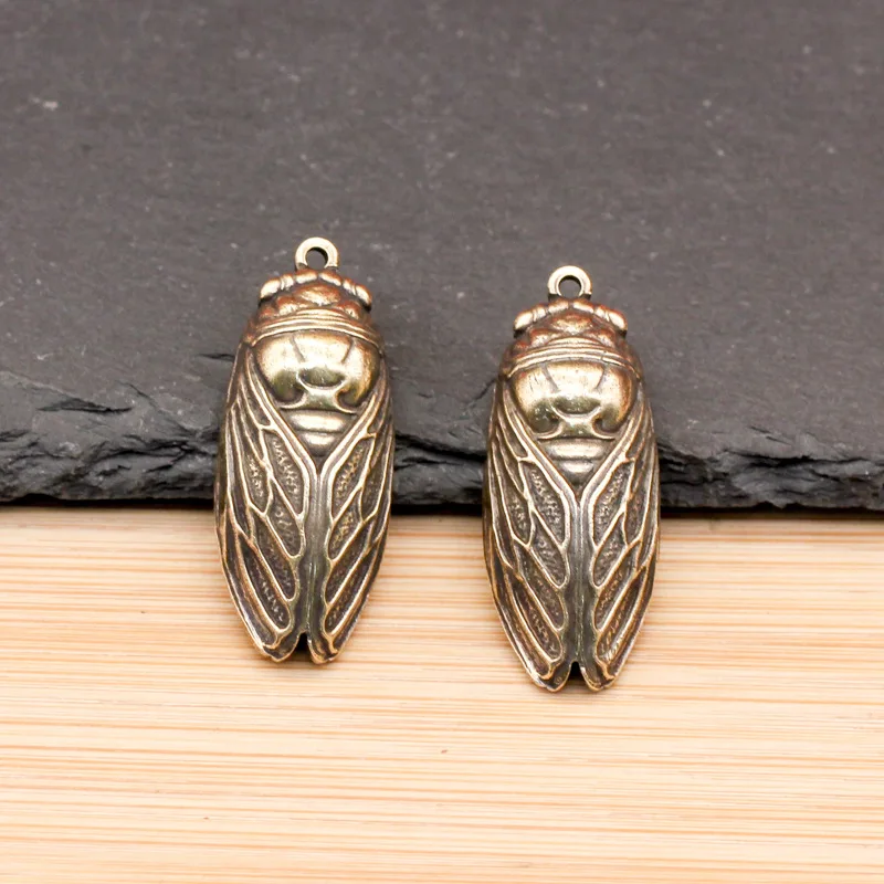 Wholesale Two Pieces Price Yellow Make a Great Coup Know Golden Cicada Keychain Accessories Pendant Car Key Ring Hanging Piece P