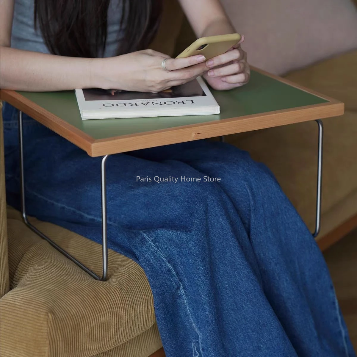 طاولة جانبية ممفيس ملونة من خشب الكرز الأوسط مع عدد قليل من طاولات نافذة الخليج الصغيرة #3