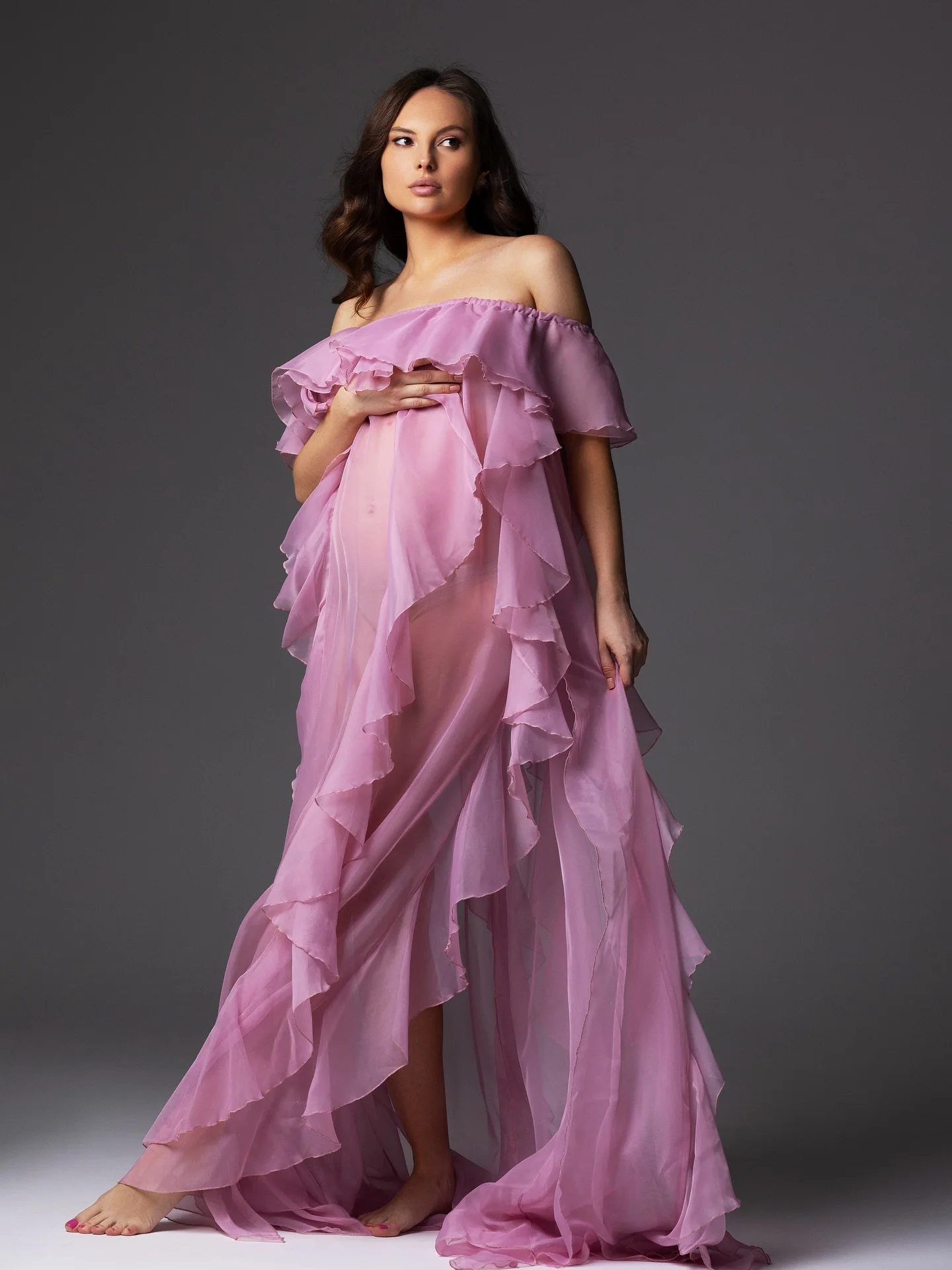 สวยสีชมพู Ruffles ชุดคลุมท้องถ่ายภาพภาพลวงตา Ruffled ชีฟองคลอดบุตรถ่ายภาพชุด Sheer Baby Shower Dress